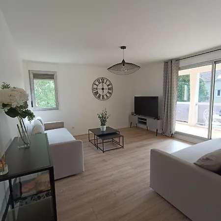 Les Reflets Apartment