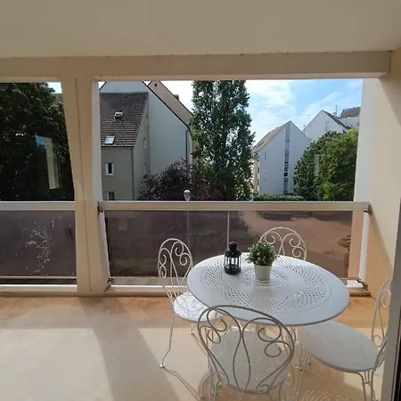 Les Reflets Apartment